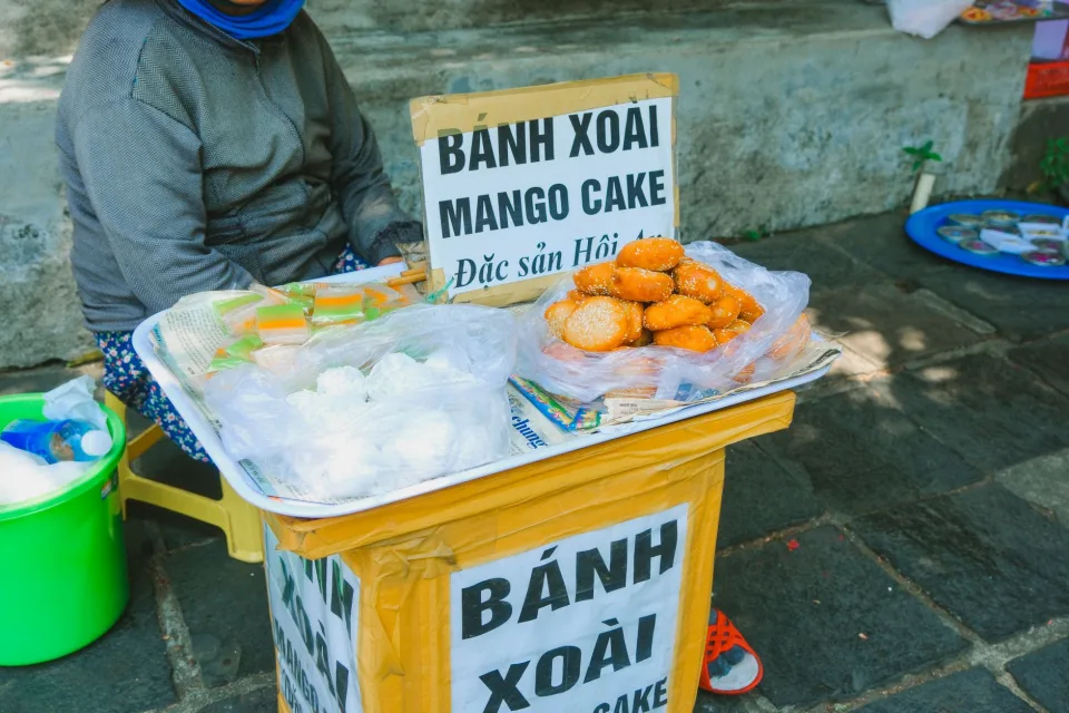 Khu sơ chế và cân nguyên liệu